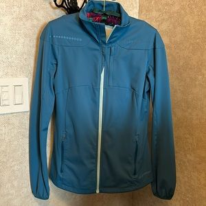 Brooks zip up jacket with cute back pleat detail. mint condition, size small